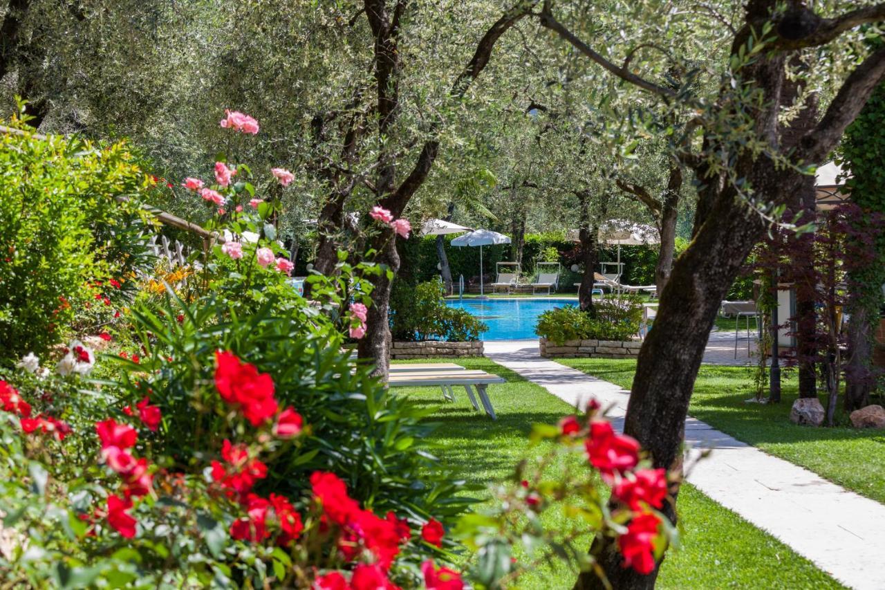 Hotel Continental - Tonelli Hotels Torbole Sul Garda Εξωτερικό φωτογραφία